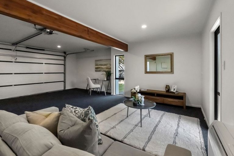 Photo of property in 2/94 Norwood Road, Bayswater, Auckland, 0622