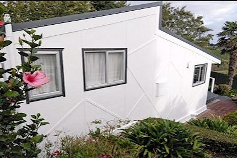 Photo of property in 24a Saint Ives Grove, Whalers Gate, New Plymouth, 4310