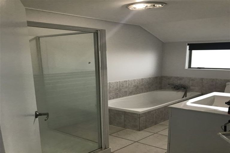 Photo of property in 2 Miles Avenue, Papatoetoe, Auckland, 2025