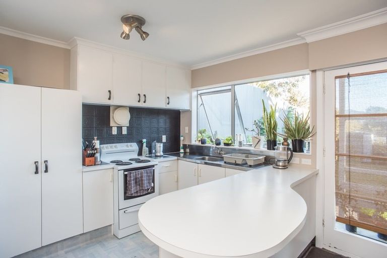 Photo of property in 17 Gray Avenue, Paraparaumu Beach, Paraparaumu, 5032