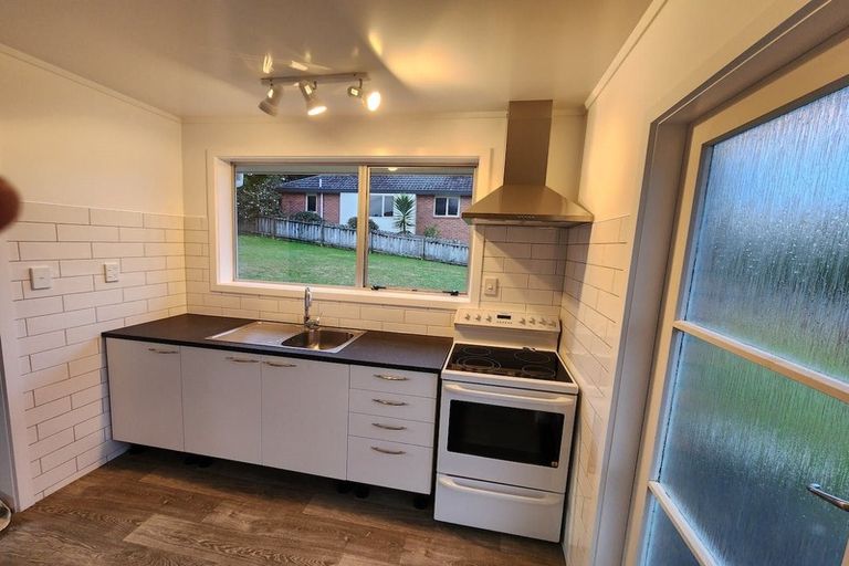 Photo of property in 1/22 La Perouse Street, Botany Downs, Auckland, 2010