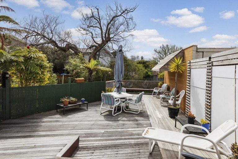 Photo of property in 20 Wai-iti Crescent, Woburn, Lower Hutt, 5010