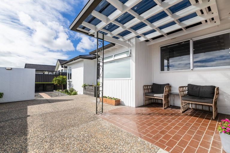 Photo of property in 33 Romanes Drive, Havelock North, 4130