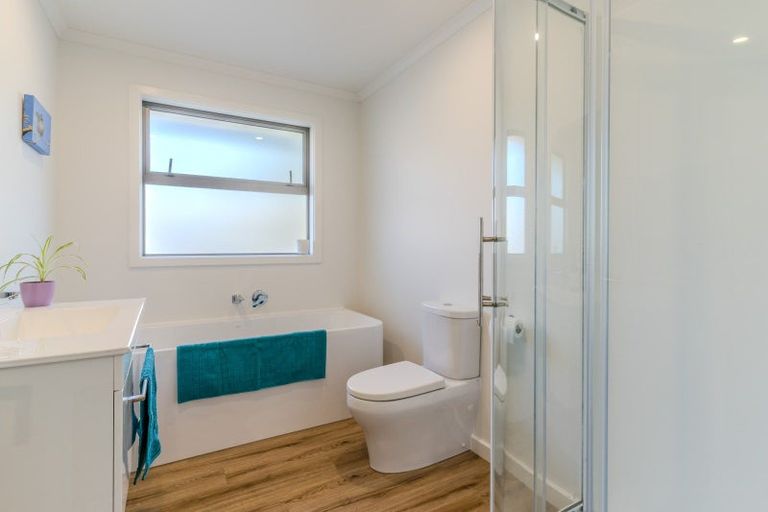 Photo of property in 6 Nore Street, Waihola, Milton, 9073