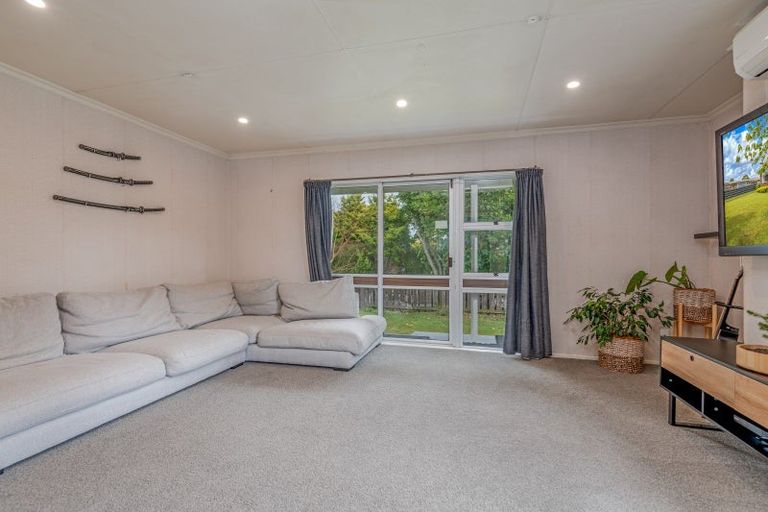 Photo of property in 19 Wikiriwhi Crescent, Awapuni, Palmerston North, 4412