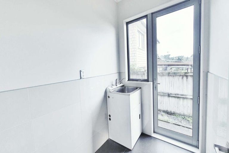 Photo of property in 7 Andy Crescent, Flat Bush, Auckland, 2016