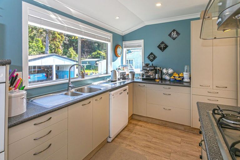 Photo of property in 135 Hauraki Road, Coromandel, 3506