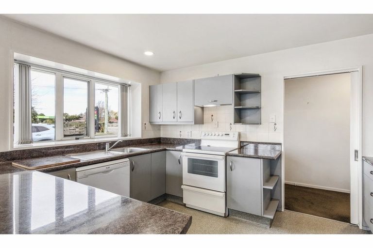 Photo of property in 1/123a Withells Road, Avonhead, Christchurch, 8042