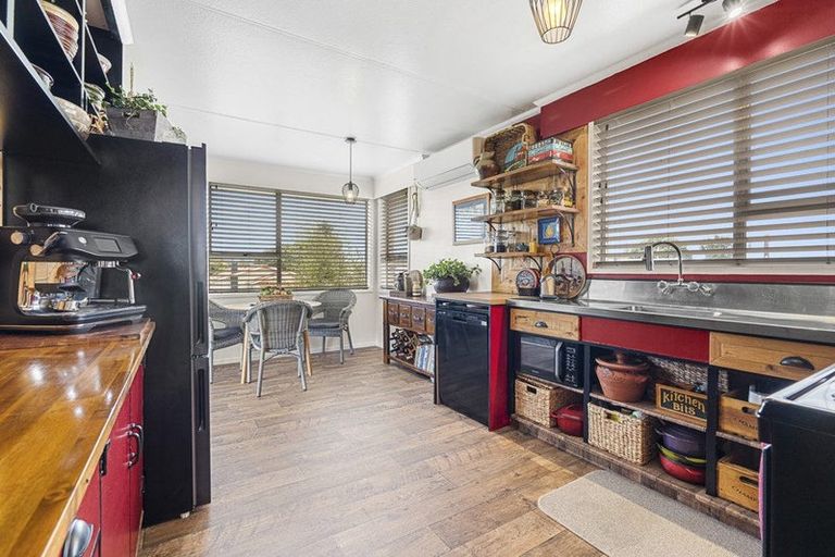 Photo of property in 100 Centennial Avenue, Waitara, 4320