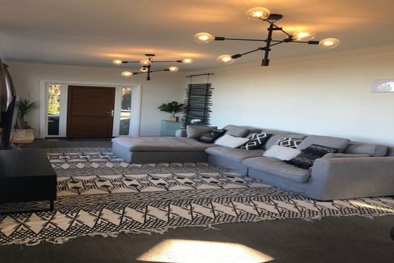 Photo of property in 17 Queen Street, Brighton, Dunedin, 9035