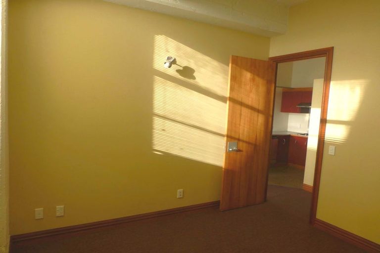 Photo of property in Pirie Street Townhouses, 28/35 Pirie Street, Mount Victoria, Wellington, 6011