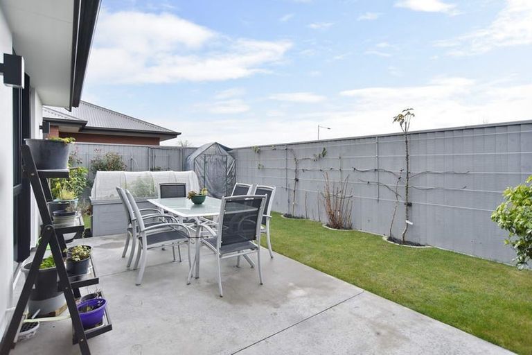 Photo of property in 6 Winterslow Lane, Rangiora, 7400