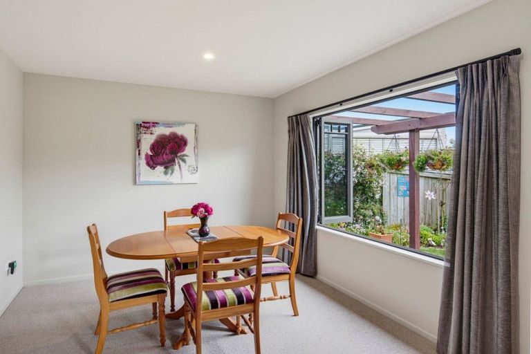 Photo of property in 16 Rifleman Lane, Paraparaumu Beach, Paraparaumu, 5032