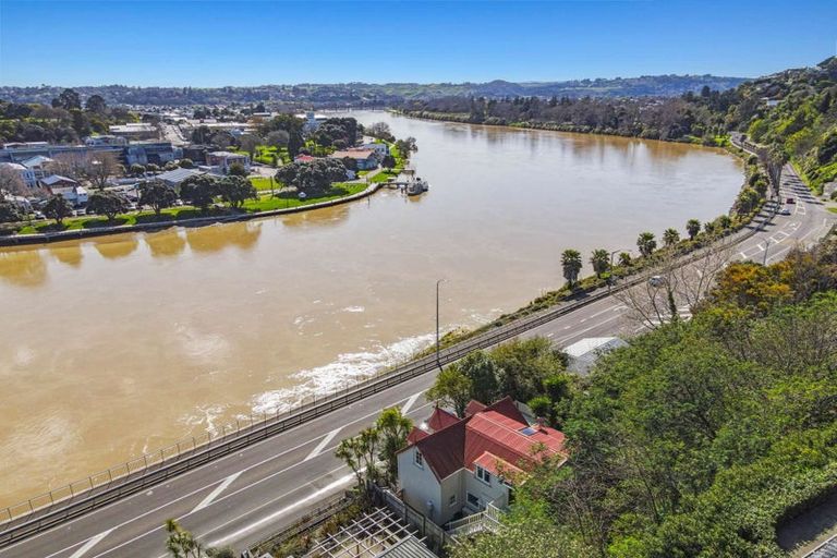 Photo of property in 53 Anzac Parade, Durie Hill, Whanganui, 4500