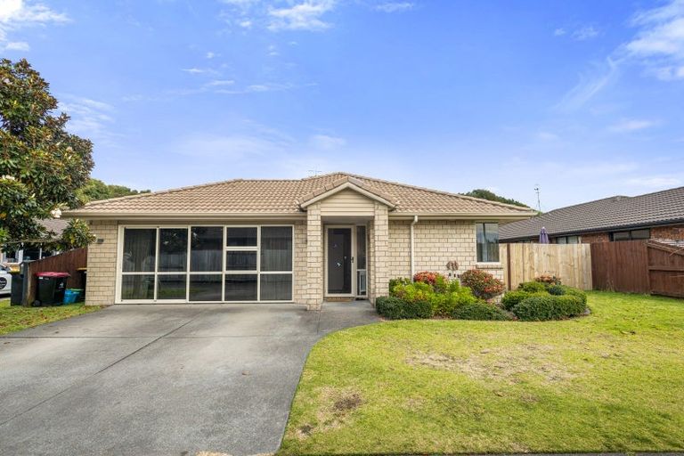 Photo of property in 33 Seabreeze Place, Papamoa Beach, Papamoa, 3118