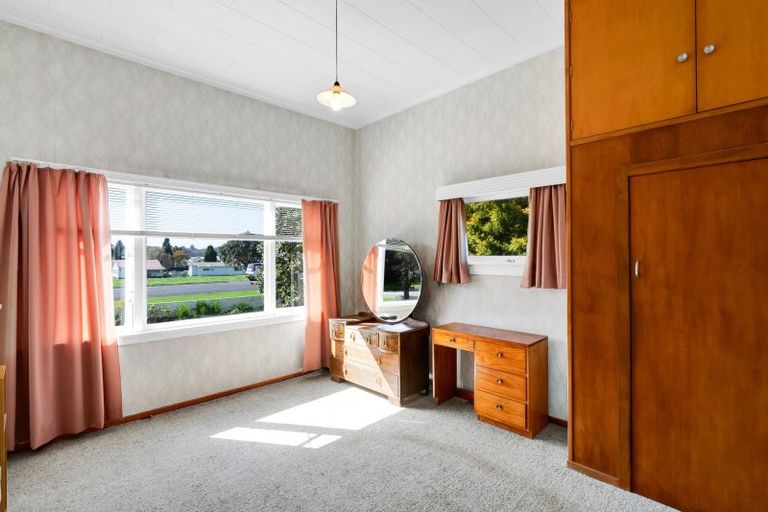 Photo of property in 35 Cracroft Street, Waitara, 4320