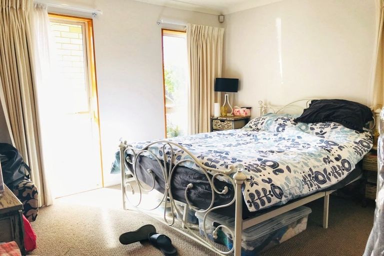 Photo of property in 15 Domain Lane, Mangere Bridge, Auckland, 2022