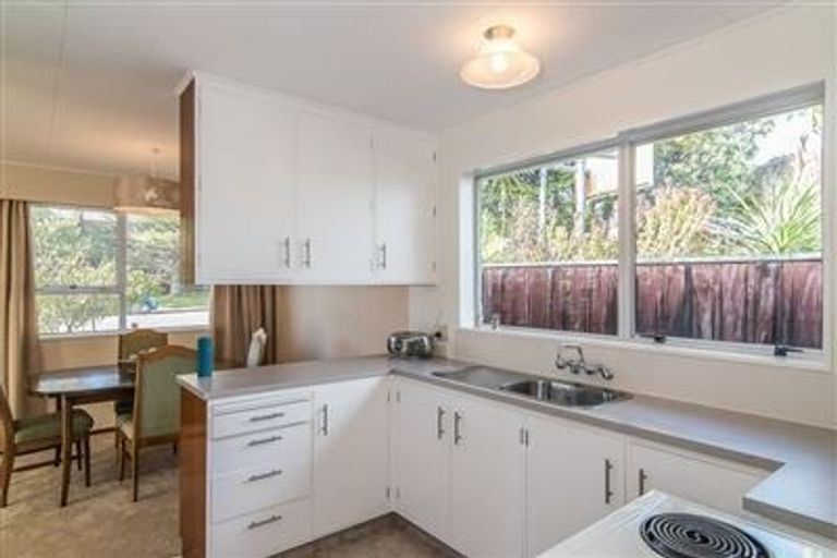 Photo of property in 16a Nola Avenue, Raumati Beach, Paraparaumu, 5032