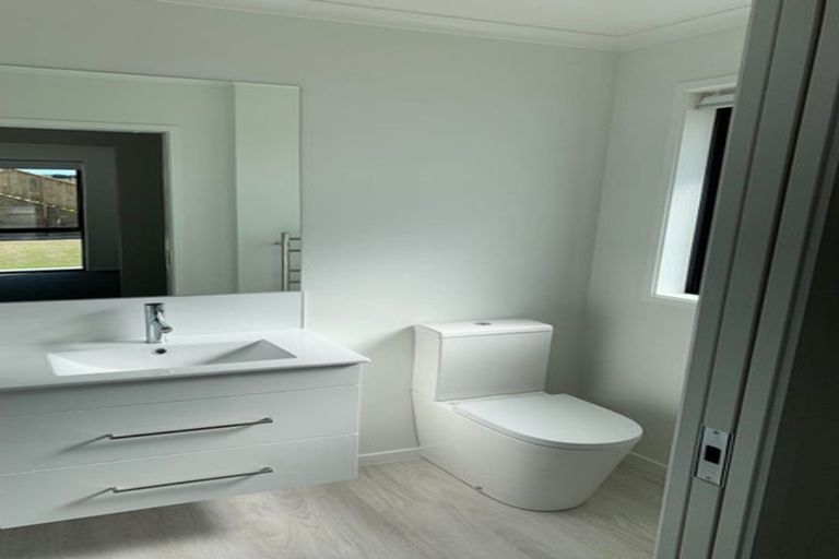 Photo of property in 11 Tarata Place, Owhata, Rotorua, 3010