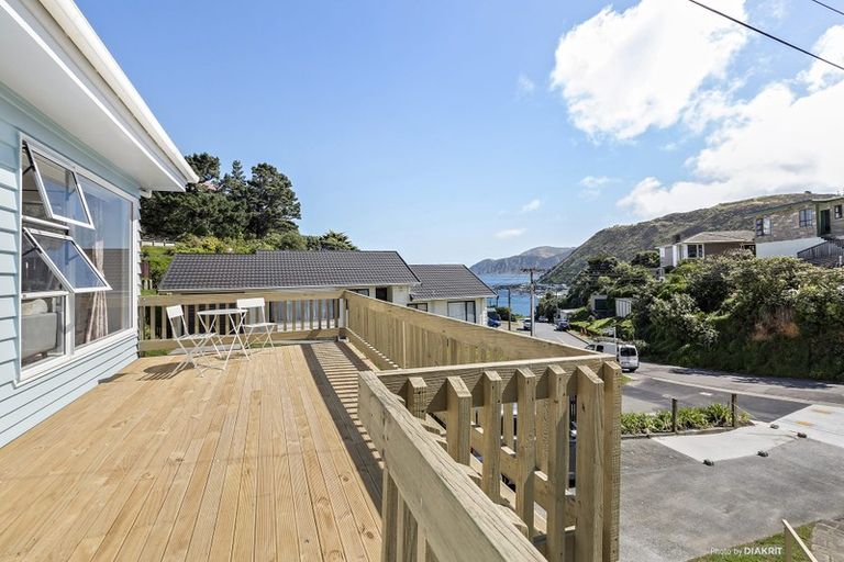 Photo of property in 1/165 Severn Street, Island Bay, Wellington, 6023