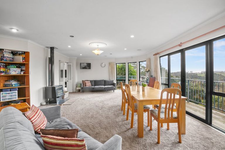 Photo of property in 397 Mangorei Road, Merrilands, New Plymouth, 4312