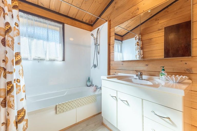 Photo of property in 97 Rangiuru Road, Otaki Beach, Otaki, 5512