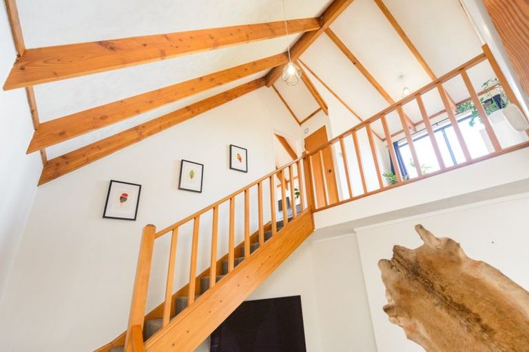 Photo of property in 32 Suzanne Grove, Kelvin Grove, Palmerston North, 4414