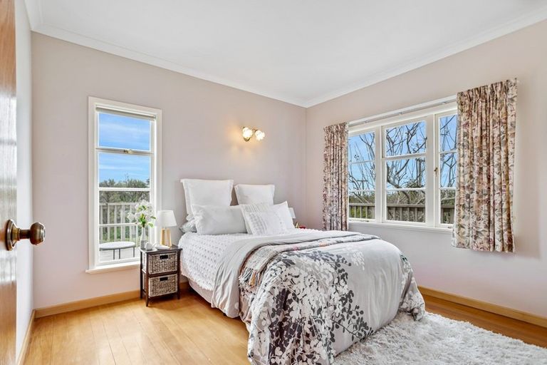 Photo of property in 66 Constable Road, Muriwai, Waimauku, 0881