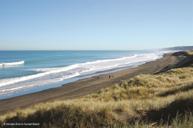 Photo of property in 4 Mission Road, Port Waikato, Tuakau, 2695