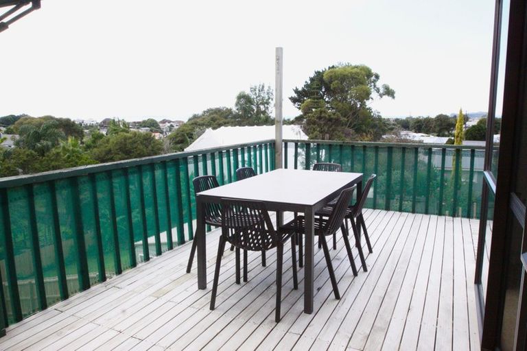 Photo of property in 42 Elliston Crescent, Stanmore Bay, Whangaparaoa, 0932