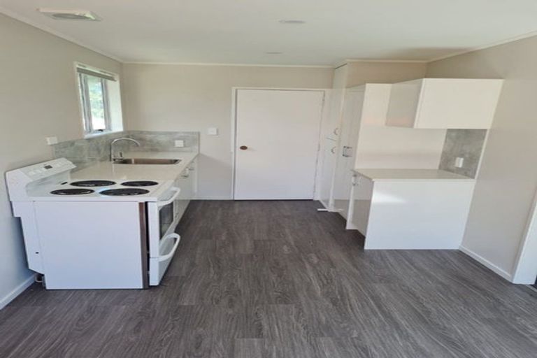 Photo of property in 2/3 Etherton Drive, Weymouth, Auckland, 2103