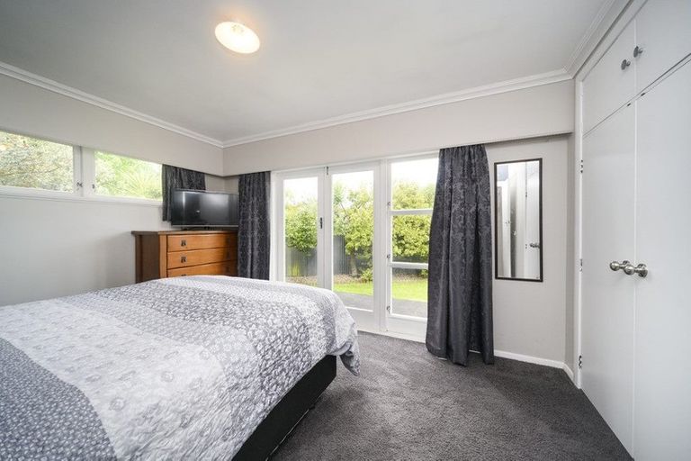 Photo of property in 18 Woburn Place, Takaro, Palmerston North, 4412