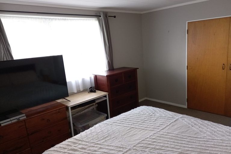 Photo of property in 1 Topeka Grove, Totara Park, Upper Hutt, 5018
