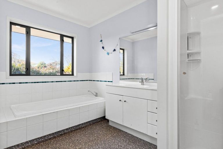 Photo of property in 11a Bowling Road, Greenmeadows, Napier, 4112