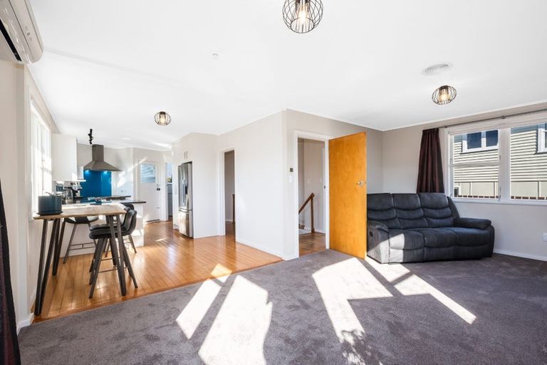 Photo of property in 7 Kapekape Place, Pukerua Bay, 5026