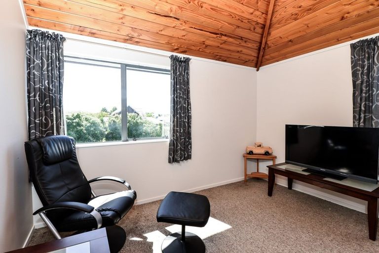 Photo of property in 6 Crowden Place, Harrowfield, Hamilton, 3210