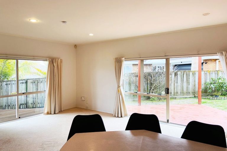 Photo of property in 1c Picasso Drive, West Harbour, Auckland, 0618