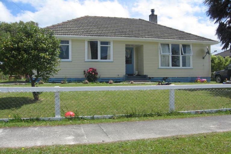 Photo of property in 12 Wilson Street, Pahiatua, 4910