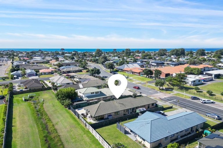 Photo of property in 116 Evans Road, Papamoa Beach, Papamoa, 3118
