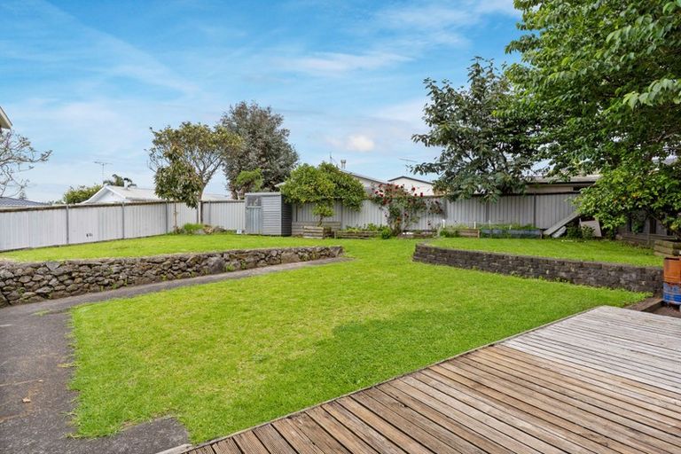 Photo of property in 93 Crawford Avenue, Mangere Bridge, Auckland, 2022
