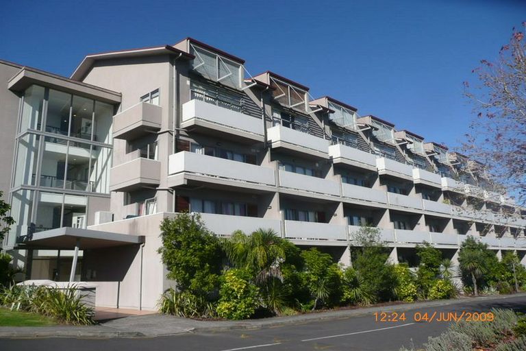 Photo of property in 5f/30 Westward Ho, Glen Eden, Auckland, 0602