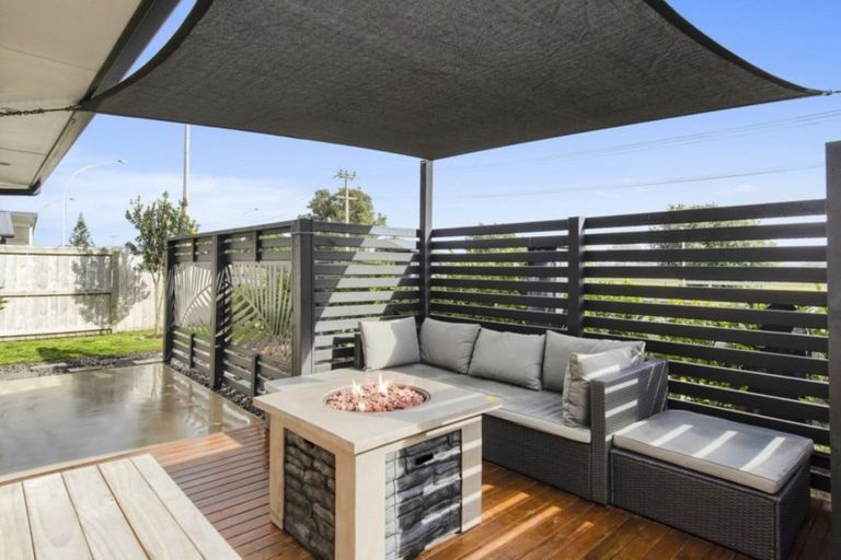 Photo of property in 4 Pompallier Lane, Papamoa Beach, Papamoa, 3118