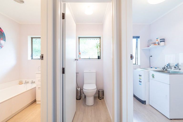 Photo of property in 4 Truscott Grove, Awapuni, Palmerston North, 4412