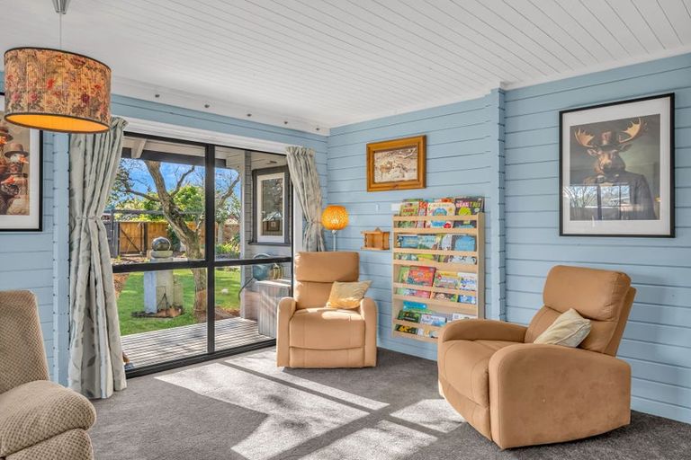 Photo of property in 6 Avoca Place, Darfield, 7510