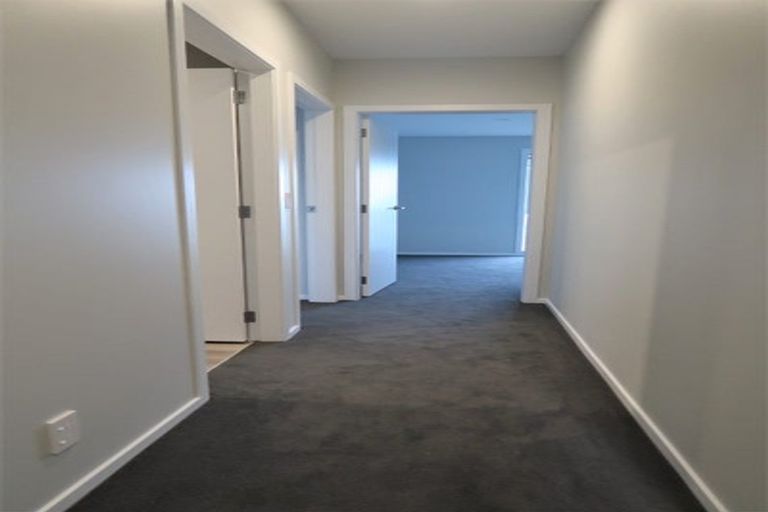 Photo of property in 20 Kopua Place, Whitby, Porirua, 5024