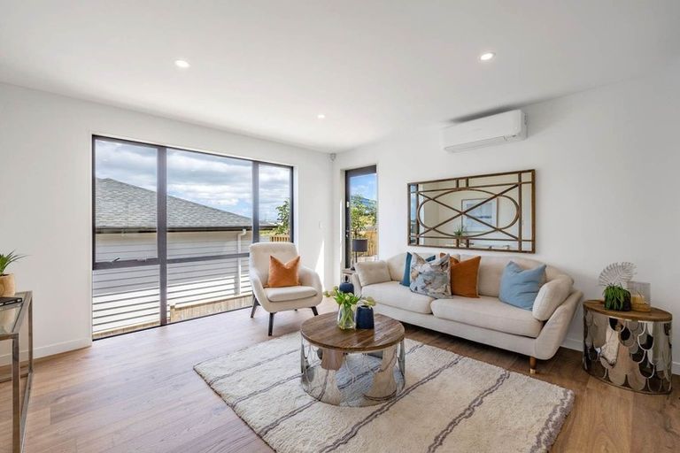 Photo of property in 30 Colliston Rise, Pinehill, Auckland, 0632