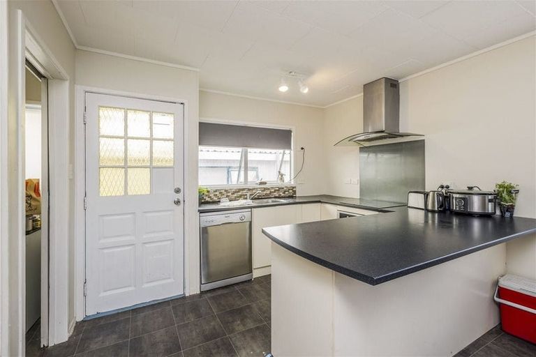 Photo of property in 37 Secretariat Place, Randwick Park, Auckland, 2105