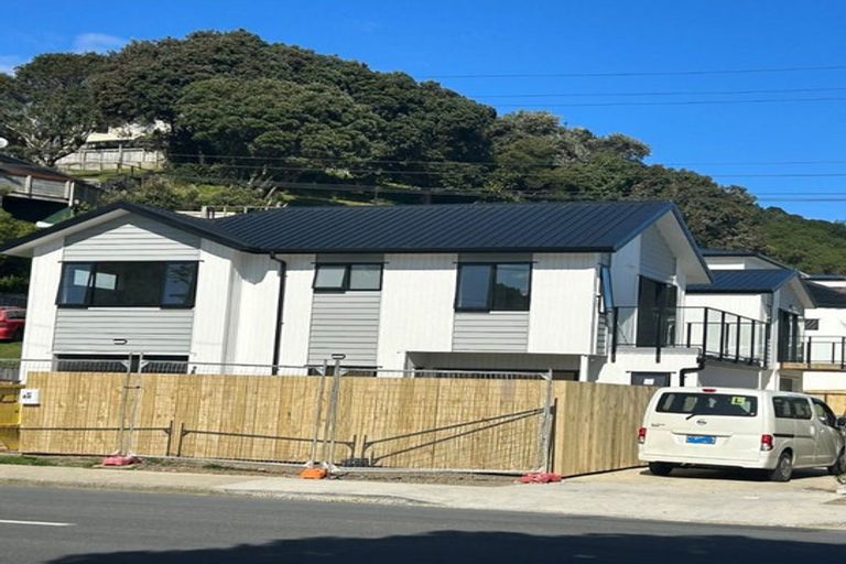 Photo of property in 6d Grays Road, Plimmerton, Porirua, 5026