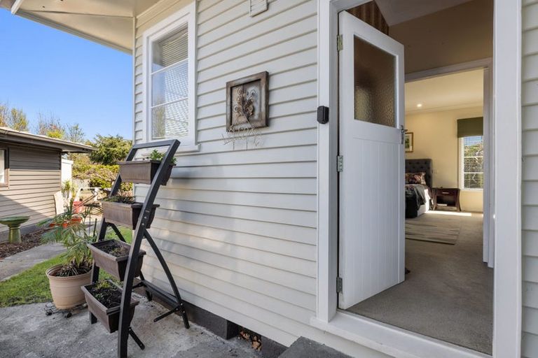 Photo of property in 28 Oxford Street, Martinborough, 5711