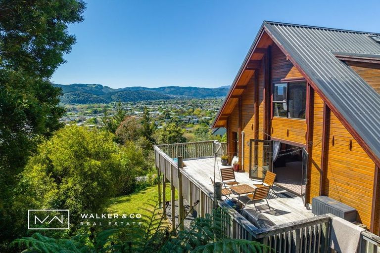 Photo of property in 30 Duncraig Street, Silverstream, Upper Hutt, 5019